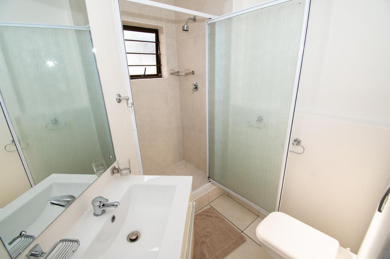 7 The Shades Umhlanga Rocks Apartman Durban Kültér fotó
